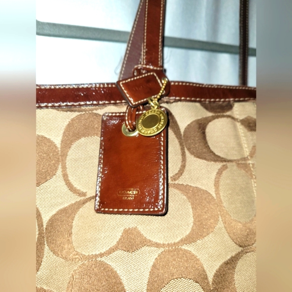 Coach purse - Picture 3 of 12